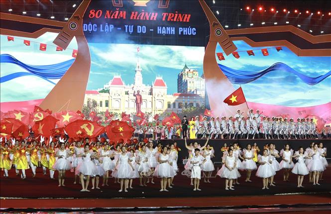 Chương trình nghệ thuật quốc gia đặc biệt “80 năm Hành trình Độc lập-Tự do-Hạnh phúc”. Ảnh: Vân Chi/TTXVN phát