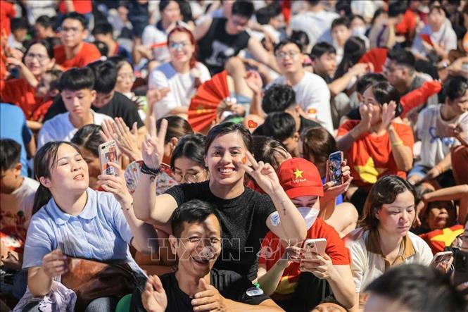 Có mặt ở đây, là một phần của 'biển người' này, mỗi người đều cảm nhận rõ hơn bao giờ hết hai tiếng 