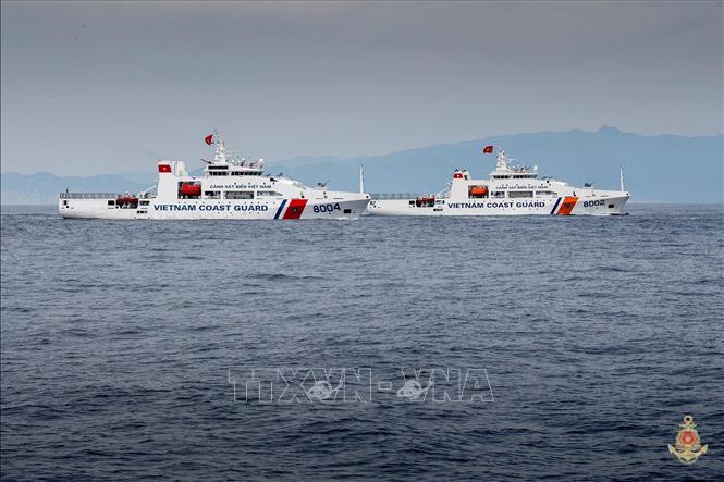 Biên đội tàu Cảnh sát biển tham gia diễu binh trên biển. Ảnh: Quân chủng Hải quân/TTXVN phát