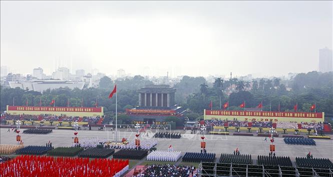 Các khối Quân đội diễu hành trên Quảng trường Ba Đình. Ảnh: Doãn Tấn - TTXVN