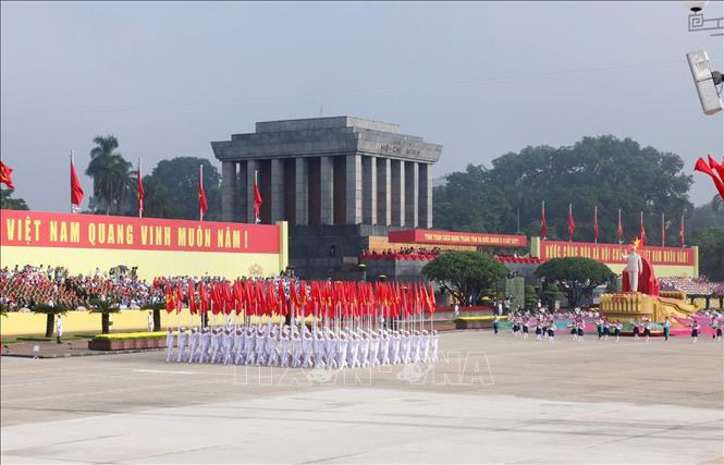 Khối cờ Đảng, cờ Tổ quốc. Ảnh: TTXVN