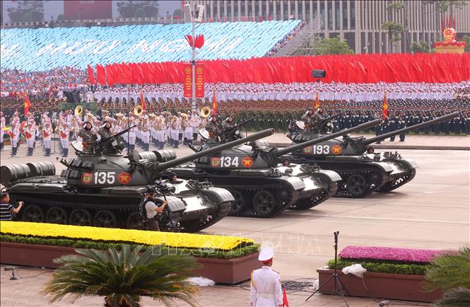 T62 tanks march at Ba Dinh Square. VNA Photo