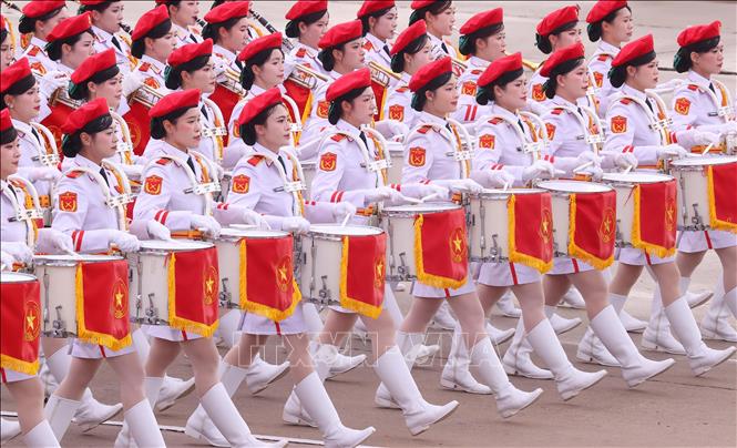 Khối nữ Quân nhạc. Ảnh: Văn Điệp - TTXVN