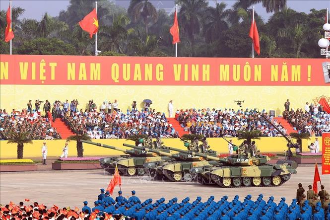 Khối xe tăng T90S diễu binh trên Quảng trường Ba Đình. Ảnh: Tuấn Anh - TTXVN