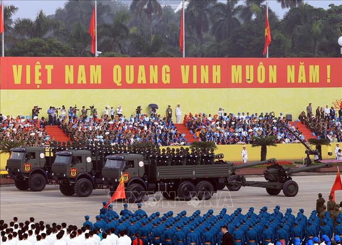 Khối pháo xe kéo diễu binh trên Quảng trường Ba Đình. Ảnh: Tuấn Anh - TTXVN