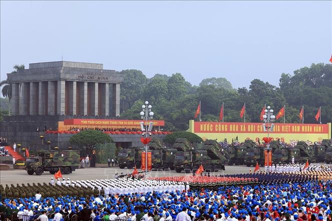 Hệ thống tên lửa Trường Sơn do Viettel nghiên cứu, sản xuất diễu binh trên Quảng trường Ba Đình. Ảnh: Tuấn Anh - TTXVN