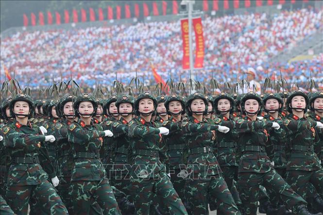 Khối nữ chiễn sĩ Thông tin. Ảnh: Lâm Khánh - TTXVN