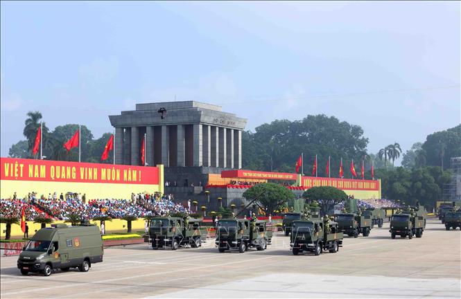 Khối xe phòng hóa của Binh chủng Hóa học diễu binh trên Quảng trường Ba Đình. Ảnh: Phạm Kiên - TTXVN