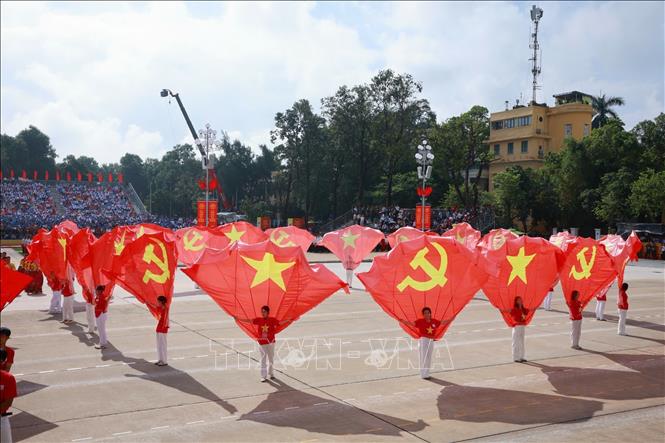 Art program to celebrate the 80th anniversary of Vietnam's August Revolution and National Day. VNA Photo