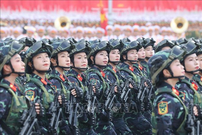 Khối nữ chiễn sĩ Biệt động. Ảnh: Lâm Khánh - TTXVN