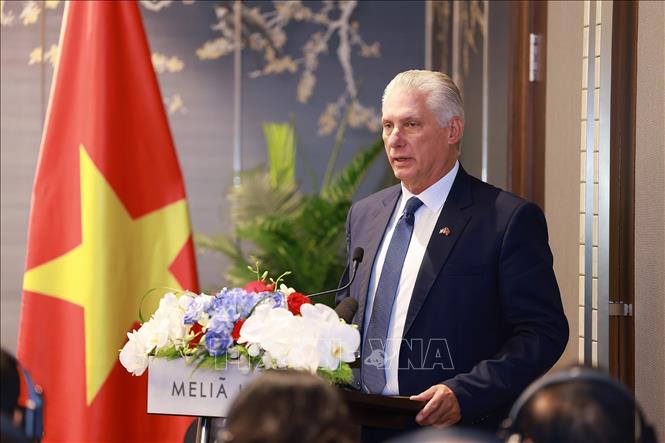 Bí thư thứ Nhất, Chủ tịch nước Cuba Miguel Díaz-Canel Bermúdez phát biểu tại buổi gặp gỡ doanh nghiệp hai nước. Ảnh: Dương Giang-TTXVN 
