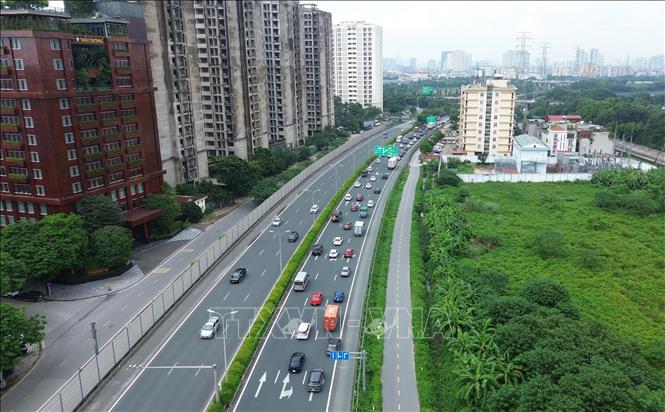Cao tốc Pháp Vân. - Cầu Giẽ hướng vào trung tâm thành phố phương tiện lưu thông đông nhưng vẫn di chuyển được. Ảnh: Quốc Khánh - TTXVN
