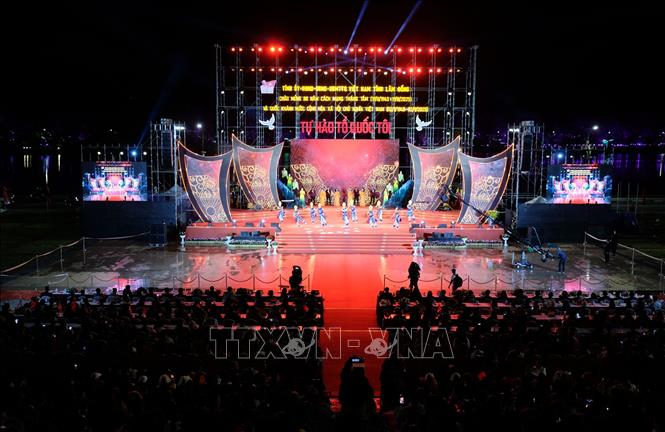 Chương trình nghệ thuật đặc biệt tại quảng trường Lâm Viên (phường Xuân Hương – Đà Lạt, Lâm Đồng) chào mừng Quốc khánh 2/9. Ảnh: Nguyễn Dũng – TTXVN