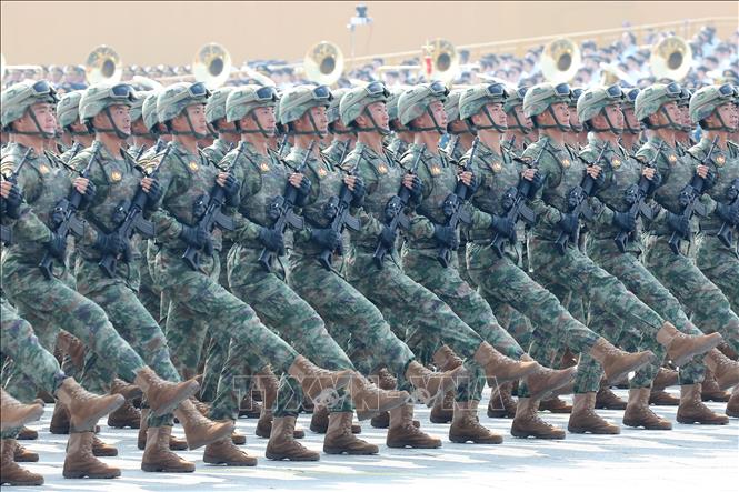 Quân đội Trung Quốc duyệt binh trên Quảng trường Thiên An Môn, kỷ niệm 80 năm Chiến thắng phát xít của nhân dân thế giới. Ảnh: Lâm Khánh – TTXVN