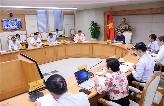 Cuộc họp về dự án Nghị quyết liên quan đến Khoáng sản và dự án Luật Sửa đổi, bổ sung một số điều của Luật Địa chất và khoáng sản. Ảnh: Văn Điệp – TTXVN