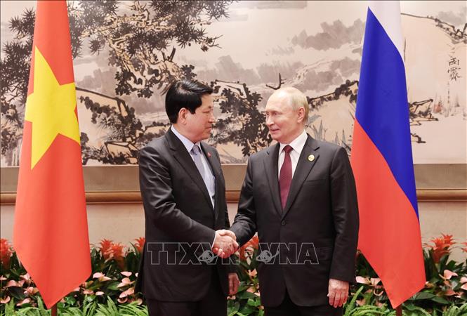 Chủ tịch nước Lương Cường hội kiến Tổng thống Nga Vladimir Putin. Ảnh: Lâm Khánh – TTXVN