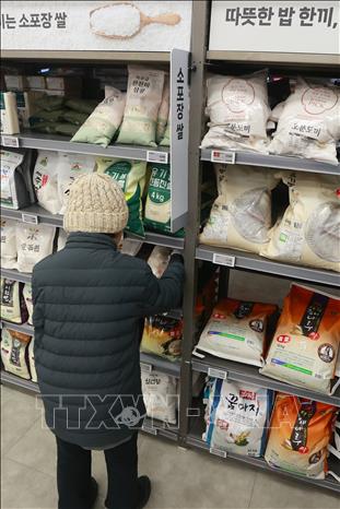 Gạo được bày bán tại siêu thị ở Seoul, Hàn Quốc. Ảnh: Yonhap/TTXVN