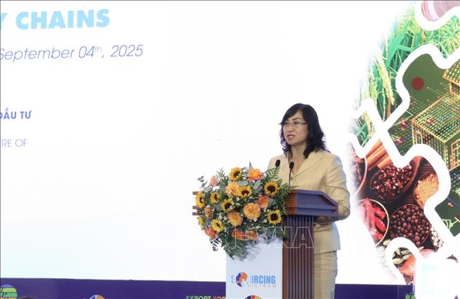Bà Phan Thị Thắng, Thứ trưởng Bộ Công Thương phát biểu tại diễn đàn. Ảnh: Xuân Anh - TTXVN