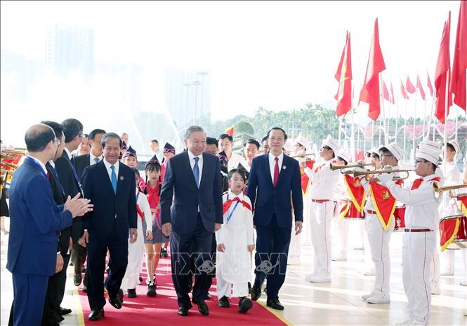 Tổng Bí thư Tô Lâm tới dự Lễ kỷ niệm 80 năm truyền thống ngành Giáo dục. Ảnh: Thống Nhất – TTXVN