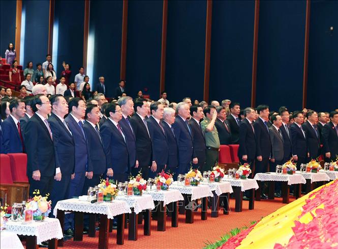Tổng Bí thư Tô Lâm, các đồng chí lãnh đạo, nguyên lãnh đạo Đảng, Nhà nước dự buổi lễ. Ảnh: Thống Nhất – TTXVN