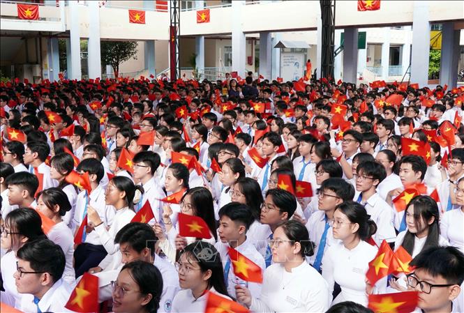 Khai giảng năm học mới tại trường THPT Trần Phú (phường Phú Thọ Hoà, Thành phố Hồ Chí Minh). Ảnh: Trung Tuyến - TTXVN