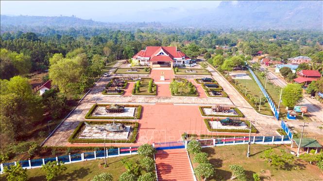 Bảo tàng Liên minh chiến đấu Lào - Việt Nam tại bản Đông, huyện Sepon, tỉnh Savannakhet (Lào). Ảnh: Đỗ Bá Thành - PV TTXVN tại Lào