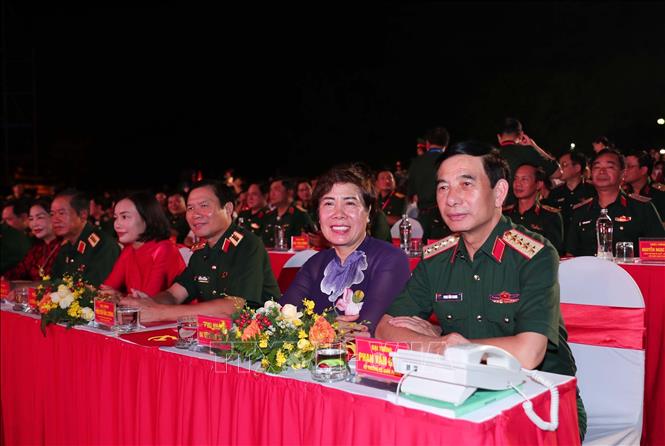 Đại tướng Phan Văn Giang và các đại biểu dự chương trình. Ảnh: Trọng Đức - TTXVN