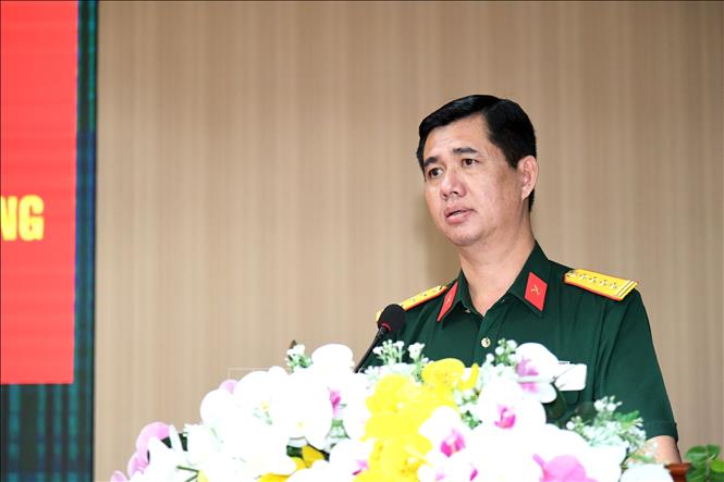 Đại tá Huỳnh Văn Khởi, Chính ủy Bộ CHQS tỉnh An Giang phát biểu chúc mừng các đồng chí thực hiện tốt nhiệm vụ A80. Ảnh: Văn Sĩ - TTXVN 