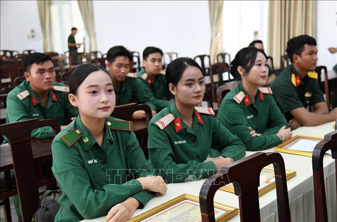 Các chiến sĩ thực hiện nhiệm vụ A80 tại hội nghị tuyên dương. Ảnh: Văn Sĩ - TTXVN 