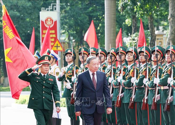 Lễ đón Tổng Bí thư Tô Lâm đến dự Lễ kỷ niệm 80 năm Ngày truyền thống Bộ Tổng Tham mưu Quân đội nhân dân Việt Nam. Ảnh: Thống Nhất – TTXVN