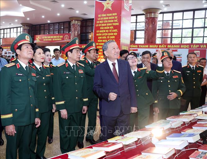 Tổng Bí thư Tô Lâm thăm Khu trưng bày tại lễ kỷ niệm. Ảnh: Thống Nhất – TTXVN