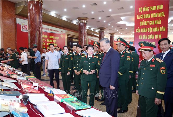 Tổng Bí thư Tô Lâm thăm Khu trưng bày tại lễ kỷ niệm. Ảnh: Thống Nhất – TTXVN