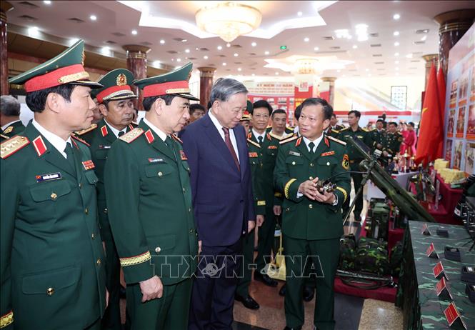 Tổng Bí thư Tô Lâm thăm Khu trưng bày tại lễ kỷ niệm. Ảnh: Thống Nhất – TTXVN
