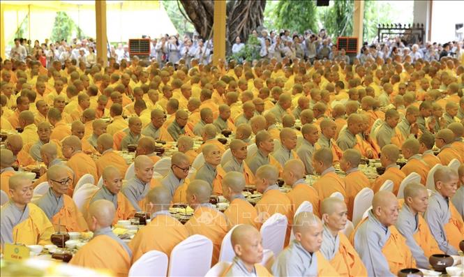 Quang cảnh Đại Lễ Vu Lan được tổ chức tại tổ đình Từ Đàm (phường Thuận Hoá, thành phố Huế). Ảnh: Văn Dũng-TTXVN