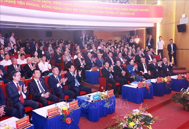 Thủ tướng Phạm Minh Chính dự Lễ kỷ niệm 80 năm ngày truyền thống của Tập đoàn Bưu chính Viễn thông Việt Nam (VNPT). Ảnh: Dương Giang-TTXVN