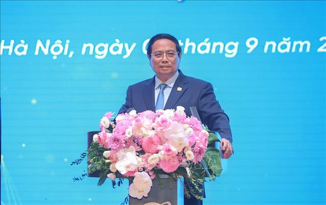 Thủ tướng Phạm Minh Chính phát biểu tại Lễ kỷ niệm 80 năm ngày truyền thống Tập đoàn Bưu chính Viễn thông Việt Nam (VNPT). Ảnh: Dương Giang-TTXVN