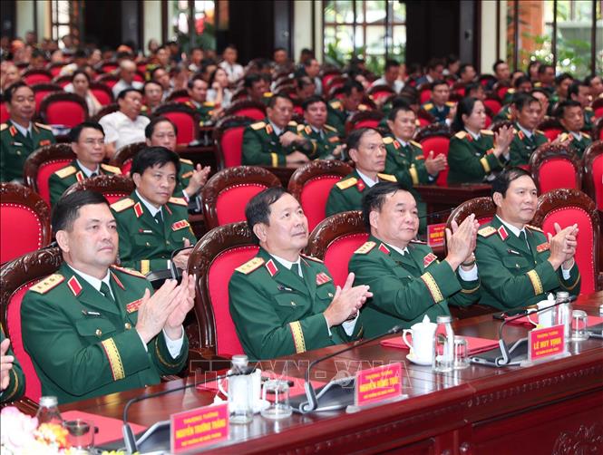 Các đồng chí lãnh đạo Bộ Quốc phòng dự buổi lễ. Ảnh: Trọng Đức - TTXVN