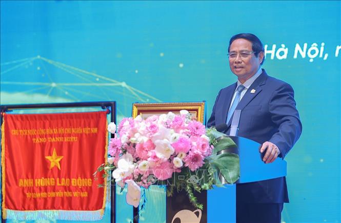 Thủ tướng Phạm Minh Chính phát biểu tại Lễ kỷ niệm 80 năm ngày truyền thống của Tập đoàn Bưu chính Viễn thông Việt Nam (VNPT). Ảnh: Dương Giang-TTXVN