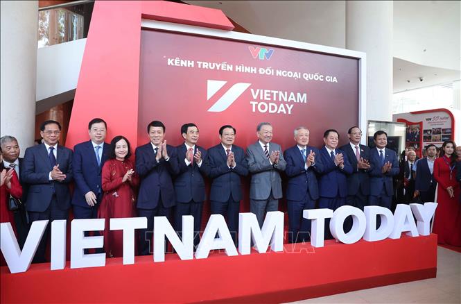 Tổng Bí thư Tô Lâm và các đại biểu tại lễ ra mắt và phát sóng chính thức Kênh Truyền hình đối ngoại Quốc gia - Vietnam Today. Ảnh: Thống Nhất – TTXVN