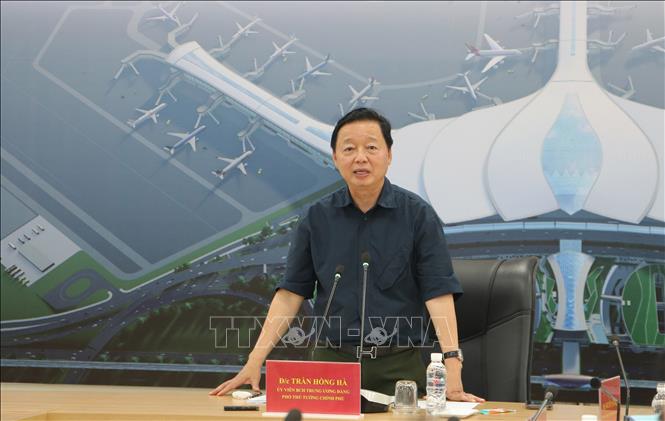 Phó Thủ tướng Trần Hồng Hà phát biểu tại buổi làm việc. Ảnh: Công Phong - TTXVN
