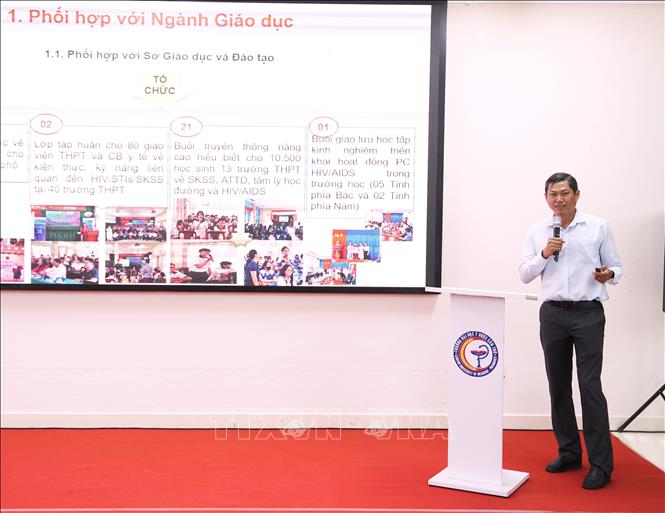 Thạc sĩ Dáp Thanh Giang, Trưởng khoa Phòng chống HIV/AIDS, Trung tâm kiểm soát bệnh tật thành phố Cần Thơ nêu thực trạng HIV/AIDS tại Cần Thơ hiện nay. Ảnh: Ánh Tuyết - TTXVN
