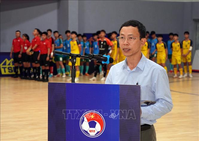 Ông Nguyễn Minh Châu, Phó Tổng Thư ký Liên đoàn Bóng đá Việt Nam, Trưởng Ban tổ chức phát biểu tại lễ khai mạc. Ảnh: Trung Tuyến - TTXVN