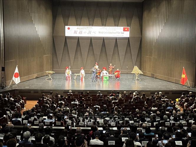 Buổi hòa nhạc chào mừng 80 năm Quốc khánh Việt Nam tại nhà hát Fenice Sakai, thành phố Sakai, thu hút đông đảo kiều bào và bạn bè Nhật Bản đến thưởng thức. Ảnh: Pv TTXVN tại Nhật Bản