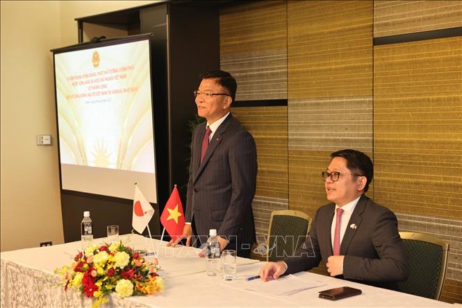 Phó Thủ tướng Chính phủ Lê Thành Long phát biểu tại buổi gặp mặt cộng đồng người Việt Nam tại Kansai. Ảnh: Pv TTXVN tại Nhật Bản