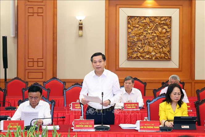Phó Bí thư Đảng ủy các cơ quan Đảng Trung ương Nguyễn Long Hải phát biểu. Ảnh: Thống Nhất - TTXVN