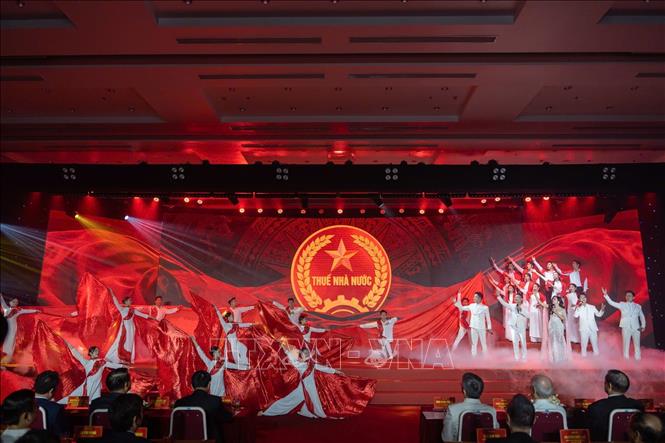 Tiết mục văn nghệ chào mừng tại buổi lễ. Ảnh: Phạm Hậu - TTXVN