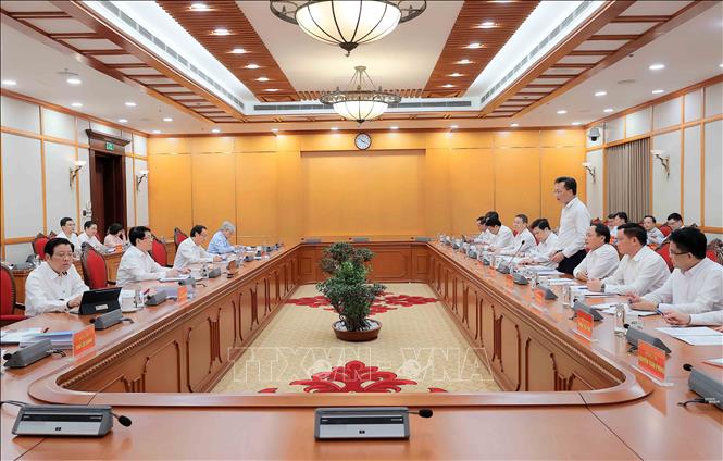 Bí thư Tỉnh ủy Hưng Yên Nguyễn Hữu Nghĩa phát biểu tại buổi làm việc. Ảnh: An Đăng - TTXVN