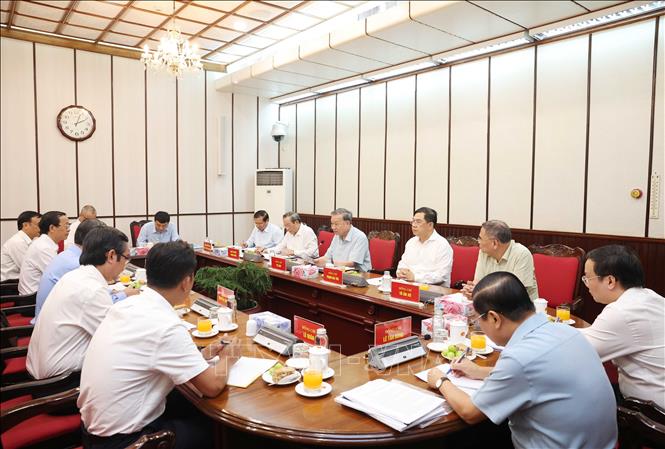 Tổng Bí thư Tô Lâm chủ trì cuộc họp về tình hình triển khai thực hiện Nghị quyết số 71 – NQ/TW ngày 22/8/2025 của Bộ Chính trị về đột phá phát triển Giáo dục và Đào tạo. Ảnh: Thống Nhất – TTXVN