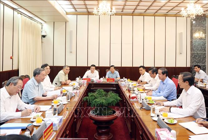 Tổng Bí thư Tô Lâm chủ trì cuộc họp về tình hình triển khai thực hiện Nghị quyết số 71 – NQ/TW ngày 22/8/2025 của Bộ Chính trị về đột phá phát triển Giáo dục và Đào tạo. Ảnh: Thống Nhất – TTXVN
