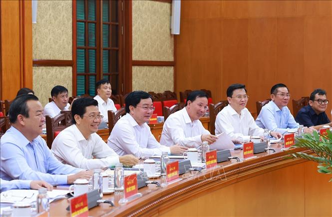 Ban Thường vụ Tỉnh uỷ Tây Ninh tham dự buổi làm việc. Ảnh: Dương Giang-TTXVN 
